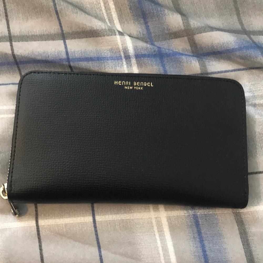 Large Henri Bendel Wallet